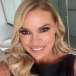 Sonia Kruger Instagram – Tanbassador Kruger here with a fake tan Friday report! Glow up this weekend ladies with @threewarriors ☀️🌴

#partner #ad #organic #selftan #australianmade #natural #toxicfree #supportsmallbusiness