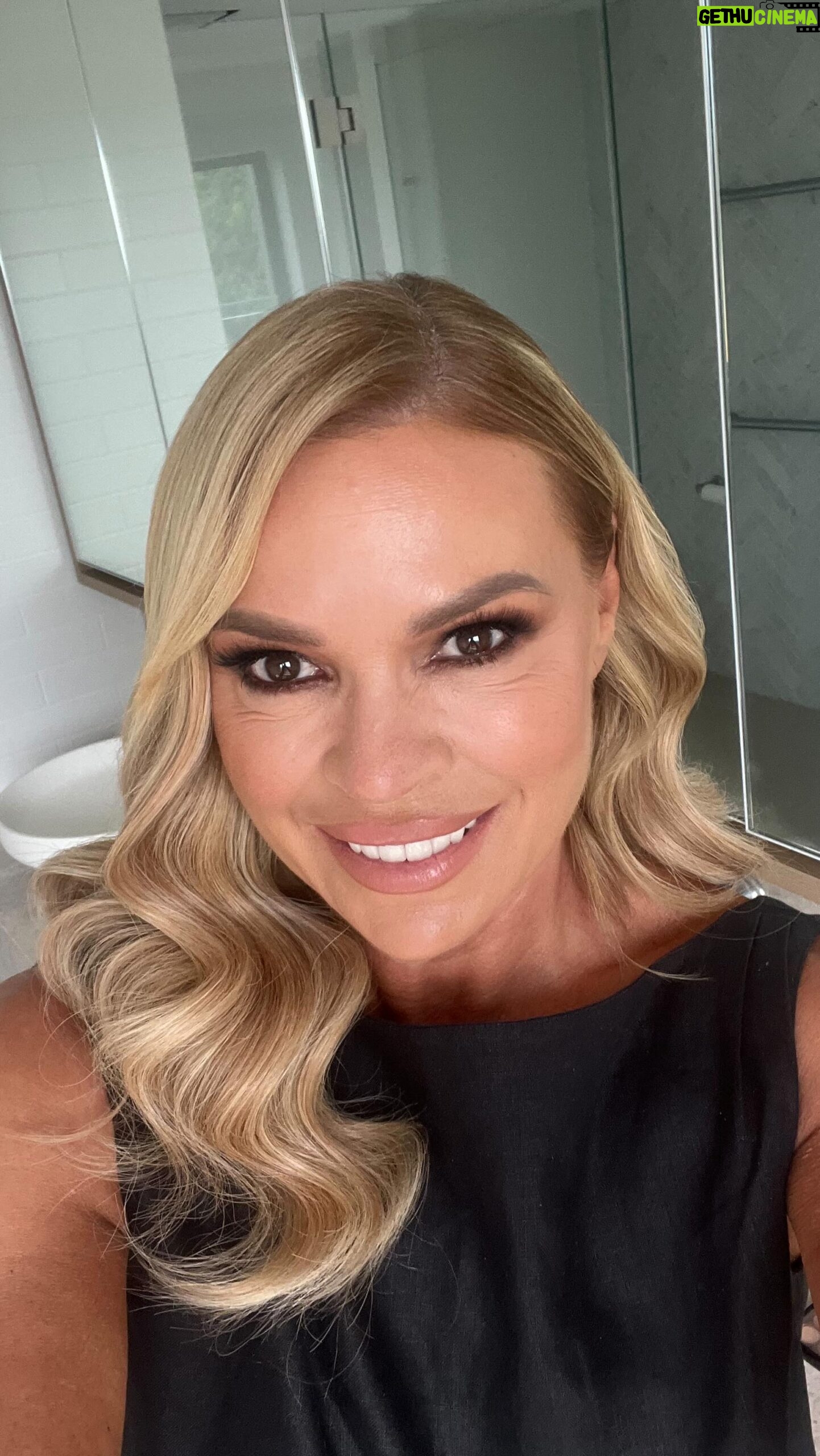 Sonia Kruger Instagram - Tanbassador Kruger here with a fake tan Friday report! Glow up this weekend ladies with @threewarriors ☀️🌴 #partner #ad #organic #selftan #australianmade #natural #toxicfree #supportsmallbusiness