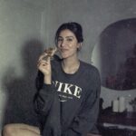 Sonia Rathee Instagram - Nike…just chew it 🍕 . . 📸 @dieppj #shotonfilm