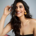 Sonia Rathee Instagram - Give me some adssss 😎 look at the smile bro styled by @sameerkatariya92 Hairstylist- @hairstylsit_madhav2.0 Makeup Artist - @richie_muah Photographer - @kevin.nunes.photography Talent Agency- @palsandpeersentertainment @palsandpeerstalents Managed by @ayushisarda9833 @pocketfulofcherrie @lapofopulence