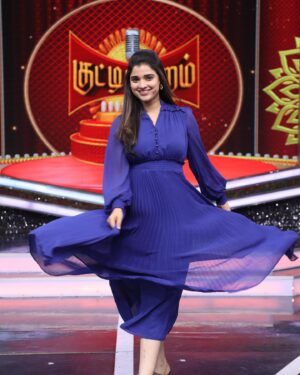 Soniya Suresh Instagram - You better be interesting or watch me go from slide 1 to 3 :)

#suntv#puthuvasantham#selvi#instagood