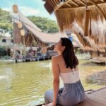 Sonya Pandarmawan Instagram – Throw back to our last lunch in 2023.
Selalu suka sama vibes ya disini. Ademmm and perut happyyy hihi Thank you @baleudang 🫶🏻

#Bali #ExploreBali #Jamesonya