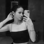 Sonya Pandarmawan Instagram – Slow dancing in the bathroom, with my barefaced skin and unwashed hair tied up🤍

Loving my bare-faced thanks to @beableclinic_pondokindah for the skin-booster , skin sooo plumpy, glowing and clean.🥰