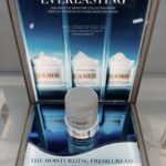 Sonya Pandarmawan Instagram – Seneng banget begitu tau La Mer mau launching The New Moisturizing Fresh Cream! Moisturizer andalanku banget kalo muka lagi iritasi akibat paparan sinar matahari, entah itu abis surf, dive, or outdoor activities lainnya, pasti ku langsung pake The Treatment Lotion   Moisturizer nya La Mer karena bener2 instantly calming and hydrating plus udah ada anti-aging nya juga, which is what i need🥹
not to mention, suka banget sama texture nya yang super light yet impactful. Very satisfying for daily use.

Anyway @lamerindonesia sekarang lagi buka Pop-Up Bar di Atrium Plaza Senayan! and Not just an usual Pop-Up Bar, You’ll be also entertained by sweetness from Gelato and Arcade Machine of La Mer’s products as well 😆 So don’t miss your chance to get to know more about La Mer’s Products, because your skin deserves the best🤍🤍🤍

#LaMerID #LoveLaMer #YouthEverlasting