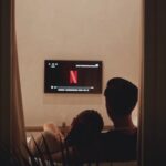 Sonya Pandarmawan Instagram – Mencoba memvisualisasikan netflix and chill yg sebenarnya hahaha