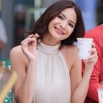 Sonya Pandarmawan Instagram – Oh Dear.. You don’t wanna miss this one.
Having yourself pleased by some delicious chocolate and coffee from @venchi_id while shopping at @bulgari in the same time, Oh how i looovveeee this idea! And yes i had so much fun at Bulgari Pop-Up Store and Cafe! Go Baby go! 
Only until January 16 at Senayan City, Jakarta😉

#Bulgari #BulgariPopUpStore #BulgariIndonesia