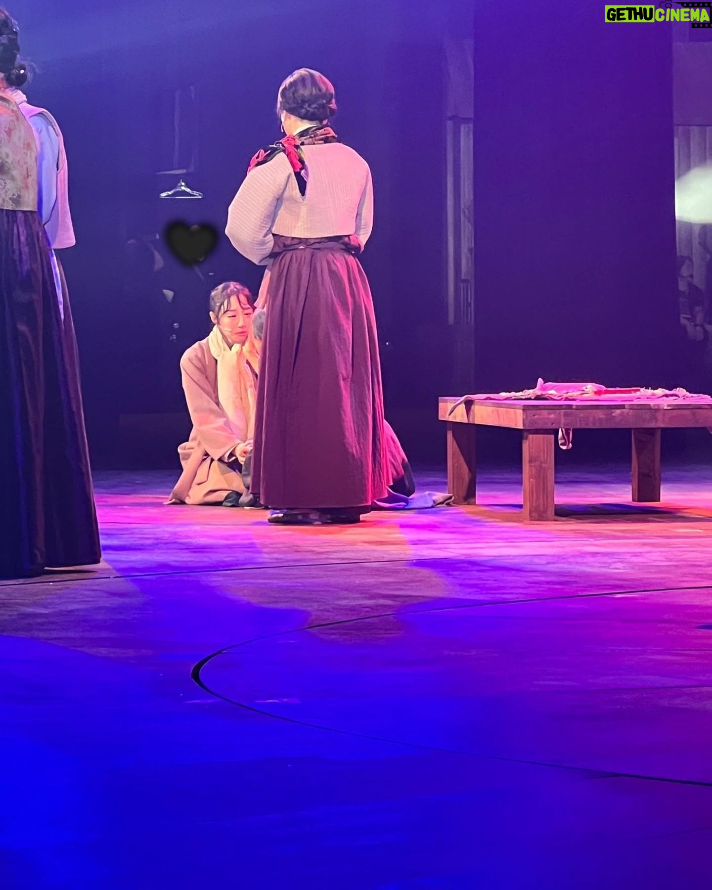 Soobin Instagram - 송화로 무대에 오를수 있어서 너무 행복했고 이 순간은 평생 잊지못할 기억이될것같아요! 처음이라 많이 부족했을 나에게 기죽지말라고 잘한다 응원해주시고 안아주시던 따뜻한 선배님들과언니오빠들 덕분에 숩송화의 알로하는 해피엔딩❤️ 알로하 나의 엄마들을 통해 많은것을 배웠고 또 많은분들의 응원과 사랑을 받아서 행복한 시간이였어요❤️ 알로하를 사랑해주시고 응원해주셔서 감사합니다🫶 🌈