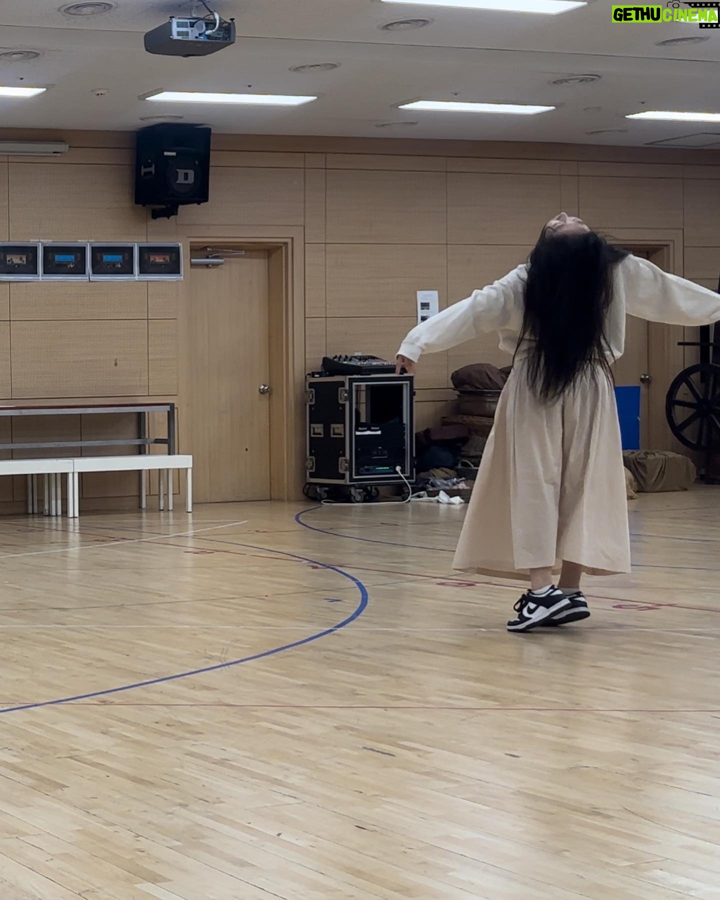 Soobin Instagram - 송화로 무대에 오를수 있어서 너무 행복했고 이 순간은 평생 잊지못할 기억이될것같아요! 처음이라 많이 부족했을 나에게 기죽지말라고 잘한다 응원해주시고 안아주시던 따뜻한 선배님들과언니오빠들 덕분에 숩송화의 알로하는 해피엔딩❤️ 알로하 나의 엄마들을 통해 많은것을 배웠고 또 많은분들의 응원과 사랑을 받아서 행복한 시간이였어요❤️ 알로하를 사랑해주시고 응원해주셔서 감사합니다🫶 🌈