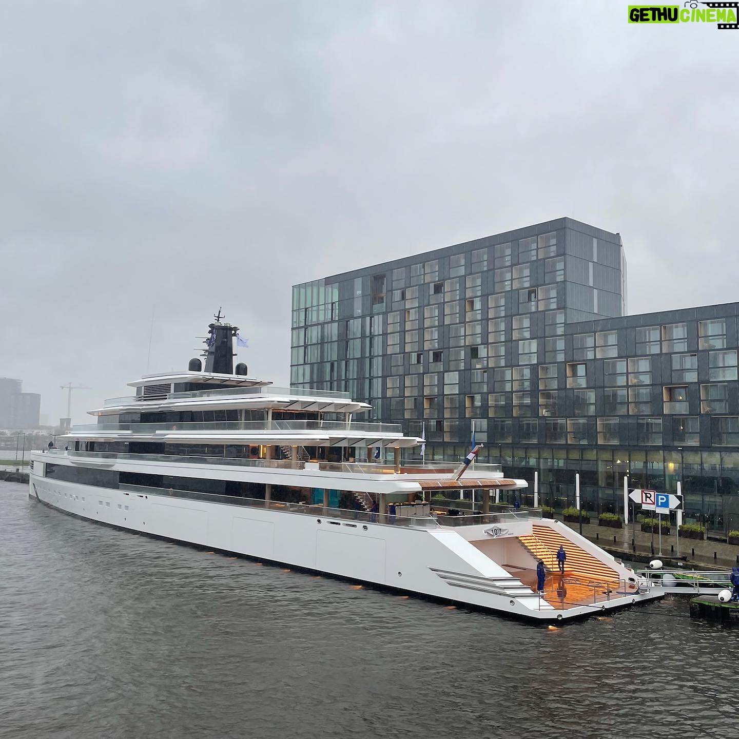 Sophia Ali Instagram - Amsterdam? I don’t know her a damn. Am I damn pleased? Yes