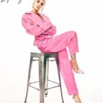 Sophia Ali Instagram – I give you the girl nxt door turned punk for @bellomag 
Photography @dohenyphoto
Styling @soniayoungstyle
Hair @arlenjeremy
Makeup @dannidoesit
Interview ALEXANDRA BONNET @alexbonnetwrites
@bellomediagroup x @maisonpriveepr_la x @alexbonnetwrites