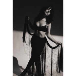 Sophia Anne Caruso Instagram - Feelin fringy 

By @andrewarthur