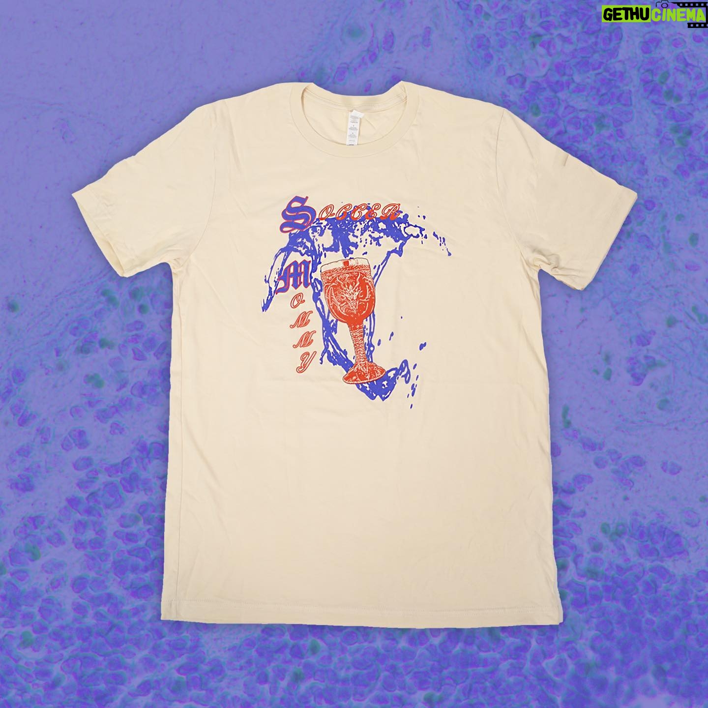 Sophia Regina Allison Instagram - icymi, new merch designed by @justusproffit available now 🏰 order via link in bio