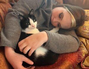 Sophia Regina Allison Instagram - Thank u so much to everyone who came out to these shows! 🩵 to @thenational for having us out again. Cuddling up with my kitties until next time 🥰😸 

First pic from Dublin by @aikenpromotions