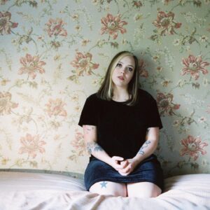 Sophia Regina Allison Instagram - Happy to say Karaoke Night is finally out! go give it a listen 😊🎧 thanks to everyone who helped make these covers - and all the great songwriters of course 🩵

To accompany the EP, I've also just released the Soccer Mommy Super Hits Party Pack featuring karaoke versions of songs from all three of my full-length records 🎵

EP cassette is SOLD OUT! Get your t-shirt, tote and limited edition karaoke mic before they're gone.

Karaoke Night EP Tracklist:
1. Here (@pavementband Cover)
2. Soak Up The Sun (@sherylcrow Cover)
3. Dagger (@slowdiveofficial Cover)
4. I'm Only Me When I'm With You (@taylorswift Cover)
5. Losing My Religion (@rem Cover)