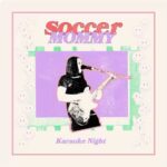 Sophia Regina Allison Instagram - Happy to say Karaoke Night is finally out! go give it a listen 😊🎧 thanks to everyone who helped make these covers - and all the great songwriters of course 🩵 To accompany the EP, I've also just released the Soccer Mommy Super Hits Party Pack featuring karaoke versions of songs from all three of my full-length records 🎵 EP cassette is SOLD OUT! Get your t-shirt, tote and limited edition karaoke mic before they're gone. Karaoke Night EP Tracklist: 1. Here (@pavementband Cover) 2. Soak Up The Sun (@sherylcrow Cover) 3. Dagger (@slowdiveofficial Cover) 4. I'm Only Me When I'm With You (@taylorswift Cover) 5. Losing My Religion (@rem Cover)