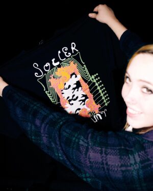 Sophia Regina Allison Instagram - t-shirt collab with @wearebraindead available at 10am PT today via wearebraindead.com 🗡 thanks for having me last week @braindeadstudiosfairfax!

📸: @auntviv
