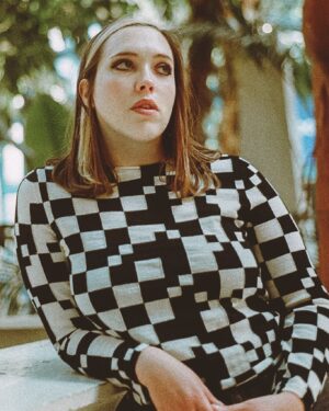 Sophia Regina Allison Instagram - Had a great chat with @katebrayden over at @thelineofbestfit about touring with @thenational and the songs I covered on my new 'Karaoke Night' EP! Check it out via link in bio. 

📸: @papa_whatever