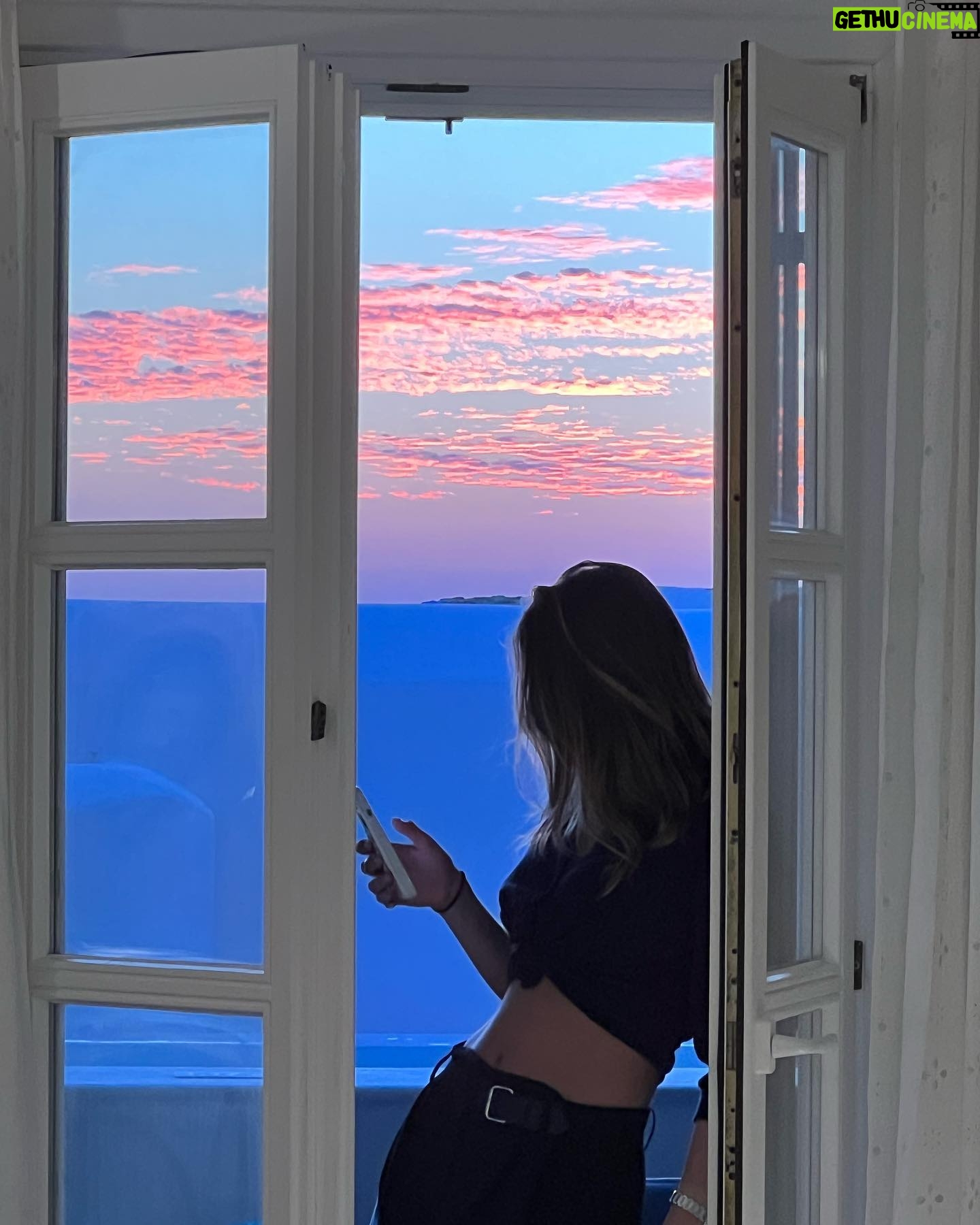 Sophie Levy - 13.7K Likes - Quick trip