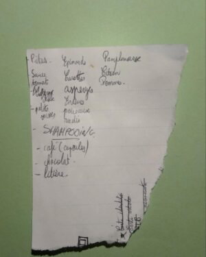 Sophie-Marie Larrouy Instagram - Je vous ai demandé de m’envoyer vos listes de courses, j’ai reçu 500 (cinq cent) mails, et j’ai l’impression d’avoir fait une soirée pyj chez chacun•e d’entre vous pendant laquelle vous m’avez dit « dentifrice faut que tu prennes un nouveau regarde en dessous dans le meuble de salle de bain » tout ça pour dire : merci pour votre écoute active de #alarechercheduthonalacatalane on arrive bientôt aux 100k écoutes en 3 semaines c’est : plaisant 🛒❤️💦