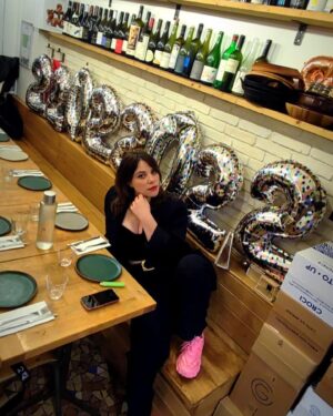 Sophie-Marie Larrouy Instagram - Que des cœurs purs pour ce portail magique 
  2️⃣2️⃣🧿2️⃣2️⃣🧿2️⃣2️⃣
Merci à mes amis pour la vie, et à @mokoloco_paris et @marycherrybakes pour le ventre