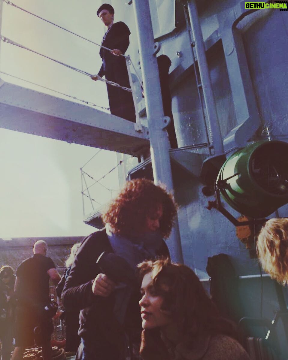 Sophie Cookson Instagram - Le Wrap. ♥️♥️♥️ Want to cry my eyes out, scream, dance like a loon, eat All the mince pies, burst with giggles and hibernate for a very long time. ♥️♥️♥️#redjoan #day1flashback #bigboat