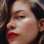 Sophie Cookson Instagram - 🖤 @schonmagazine photography @benjaminmadgwick makeup @ewtmakeup hair @dayaruci styling @katiefelstead 🖤