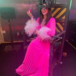 Sophie Ellis-Bextor Instagram – 💞🌸 This is 45!!! And up there with the best of birthdays 🎂 Started the day with cards from the kids and breakfast in bed, ended it with the craziest of crazy golf at the mighty @junkyardgolfclub in Camden where I was doing ok on the score card until hole 9, Murder on the Dancefloor, was my undoing. Cherry blossom, cake, cocktails, loved ones… and I got to share it all with @richardjonesface who is also now 45. April babies having springtime fun with some of our favourite people. Here’s to the good times! Xxx big thanks to @junkyardgolfclub for looking after us so well. It was the best place for a party! We loved it. Also I got to wear maybe my favourite dress ever by @mrselfportrait – pink, feathered and diamanté – hurrah! 💞🌸