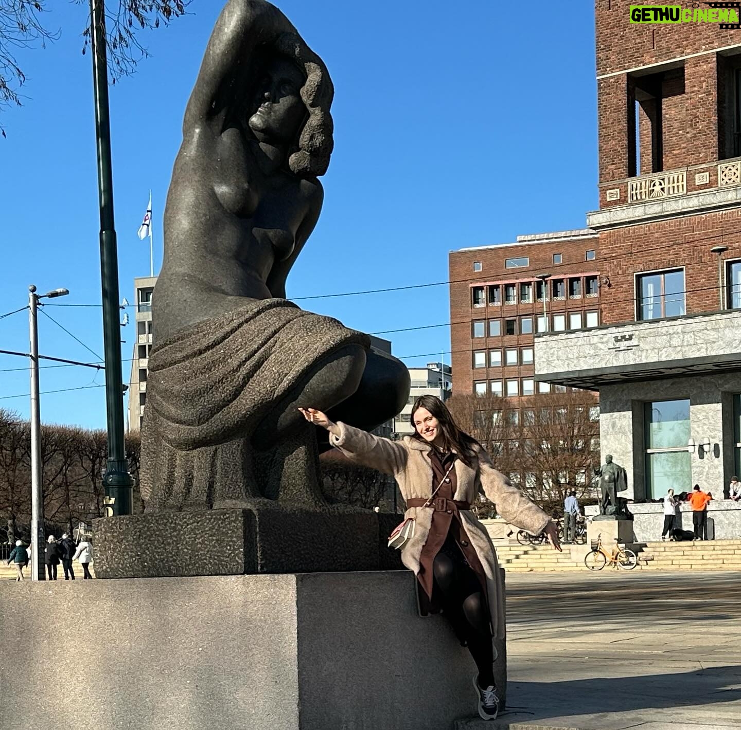 Sophie Ellis-Bextor Instagram - Happy International Women’s Day from a beautiful Oslo. Photo taken by my gorgeous boy Ray who is visiting me on tour this weekend. Here’s to all the glorious, brave women in music who have gone before me and make more things possible. Here’s to all those who will follow. ❤️❤️❤️