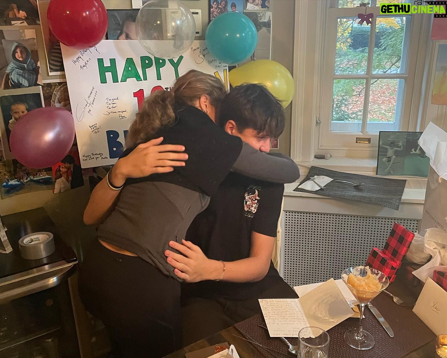 Sophie Grégoire - 16K Likes - My beautiful pudgy big buddy is now 16! What a privilege it is to see you grow… keep trusting your intuition and unfolding your wings my son.
In guiding love, mama Sophie
❤️
Mon gros toutou d’amour a maintenant 16 ans! C’est un privilège de te voir étendre tes propres ailes. Suis ton intuition et ouvre ton cœur mon fils.
Ta maman qui t’aime, Sophie
