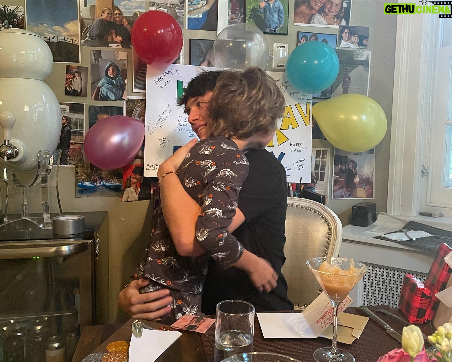 Sophie Grégoire - 16K Likes - My beautiful pudgy big buddy is now 16! What a privilege it is to see you grow… keep trusting your intuition and unfolding your wings my son.
In guiding love, mama Sophie
❤️
Mon gros toutou d’amour a maintenant 16 ans! C’est un privilège de te voir étendre tes propres ailes. Suis ton intuition et ouvre ton cœur mon fils.
Ta maman qui t’aime, Sophie
