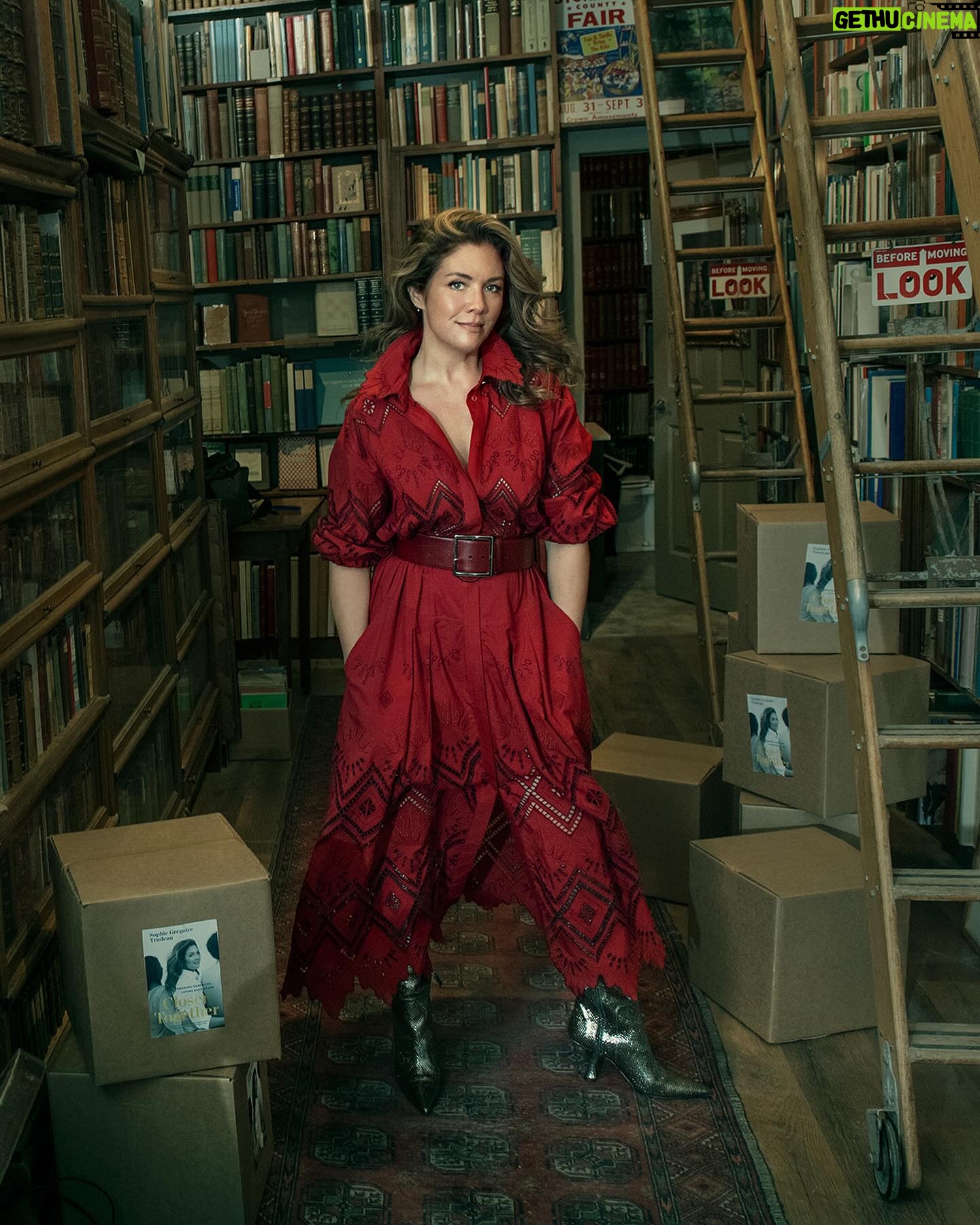 Sophie Grégoire - 7.1K Likes - “’Closer Together’ is billed as a memoir, but it’s interspersed with interviews that Grégoire Trudeau conducted with a wellness aisle’s worth of therapists, life coaches, and social scientists. … The stated aim of ‘Closer Together’ is to guide readers toward “self-knowledge, acceptance, and empowerment.” … Hers has to be the single memoir of a world leader’s wife to include a section on the “erotic intelligence in all of us.””
Read more at the link in my bio.
Vogue // @voguemagazine
Writer: Mattie Kahn // @matkahn
Photographer: Norman Jean Roy // @normanjeanroy
Sittings Editor: Tonne Goodman // @tonnegood
Hair: Marilisa Sears // @miss_marilisa
Makeup: Jodi Urichuk // @jodiurichuk
Manicurist: Tamara Di Lullo // @tamaradilullo
Tailor: Lynne Weare // @lynne.weare
Set Design: Christine Brant