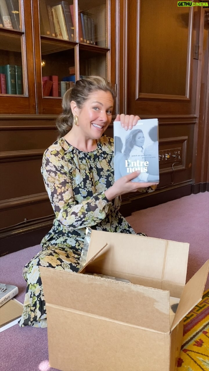 Sophie Grégoire - 7.3K Likes - I’m so excited to share this special moment with you - holding physical copies of Closer Together & Entre Nous for the first time! Only 2 weeks until you can have it in your hands too - pre-order your copy at the link in my bio.
Je suis ravie de partager ce moment spécial avec vous - tenir des copies physiques de Closer Together & Entre Nous pour la première fois ! Il ne reste plus que 2 semaines avant que vous puissiez vous aussi les avoir entre vos mains - précommandez votre exemplaire en cliquant sur le lien dans ma bio.