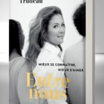 Sophie Grégoire Instagram - Je suis emballée de collaborer avec @ellequebec et @ellecanada pour vous dévoiler la couverture de mon livre! ENTRE NOUS sera publié le 24 avril 2024 au Québec (le 23 ailleurs au Canada) et vous pouvez pré-commander dès maintenant en suivant les liens dans ma bio!