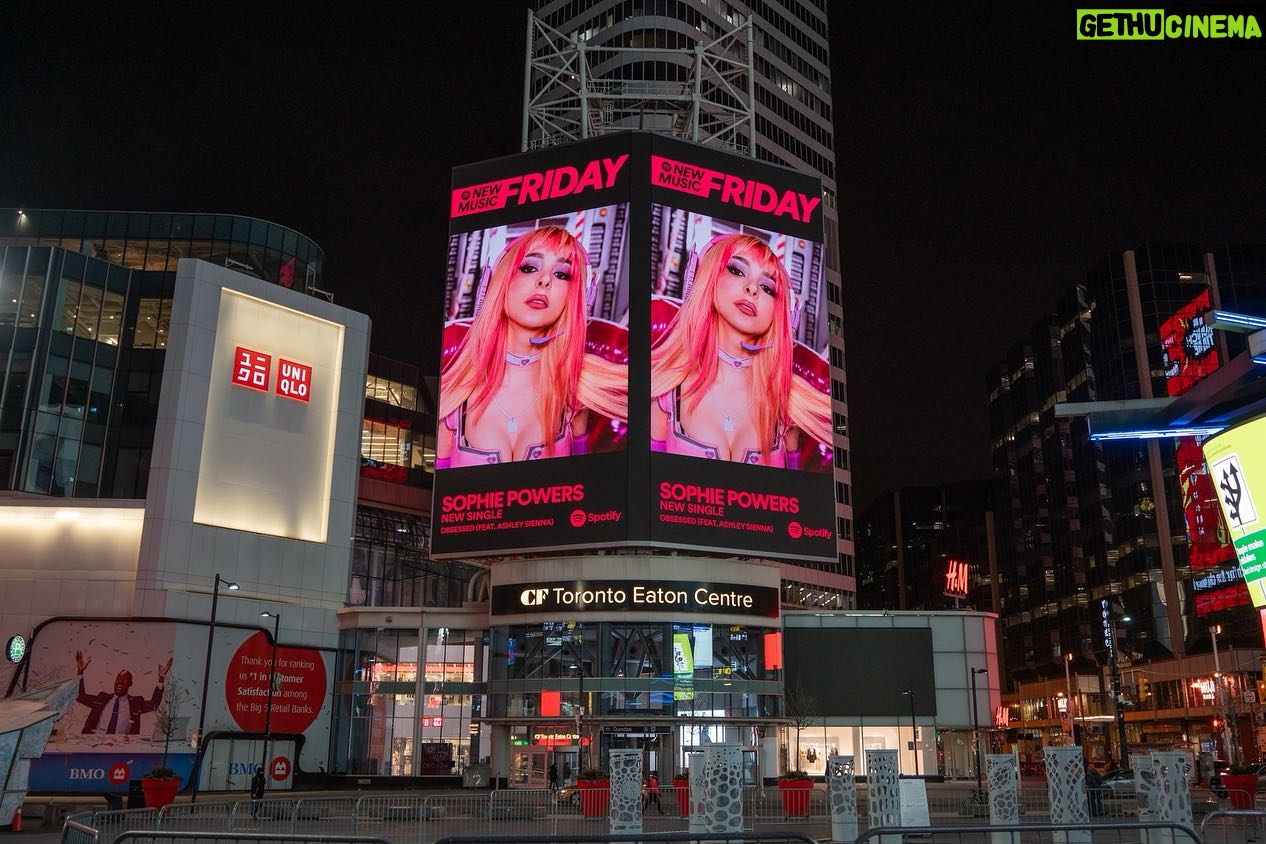 Sophie Luborsky Instagram - THANK U @spotify @spotifycanada ๐๐ซถ My lil Canadian heart โค๏ธ๐คโs you ๐ฅบ And thank you to everyone whoโs been involved in this incredible song ๐๐ Specifically @ashleysiennaofficial @cammhunter @bonniemckee @liambenayon @gonek_ @miketuccimane @gabrielsaporta @rinaszlasa @tagmusic @atlanticrecords @mddnco