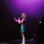 Sophie Luborsky Instagram - excited to announce that the artist pre sale code is up now for the glitch tour! 🤍🩷🩵 code: woah sophiepowers.com ily powerpuffs! cant wait!!!