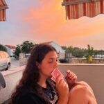 Sophie Nélisse Instagram - Currently stranded in Hvar because we got on the wrong ferry. Before you ask, no, there are no more ferries left for the day. So here’s my dump as it seems we’ll be stuck on this island forever.