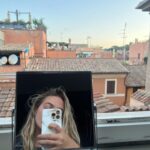 Sophie Reynolds Instagram - *cheers davide*