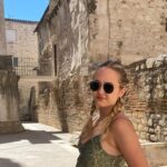 Sophie Reynolds Instagram - word of the trip is “wow”