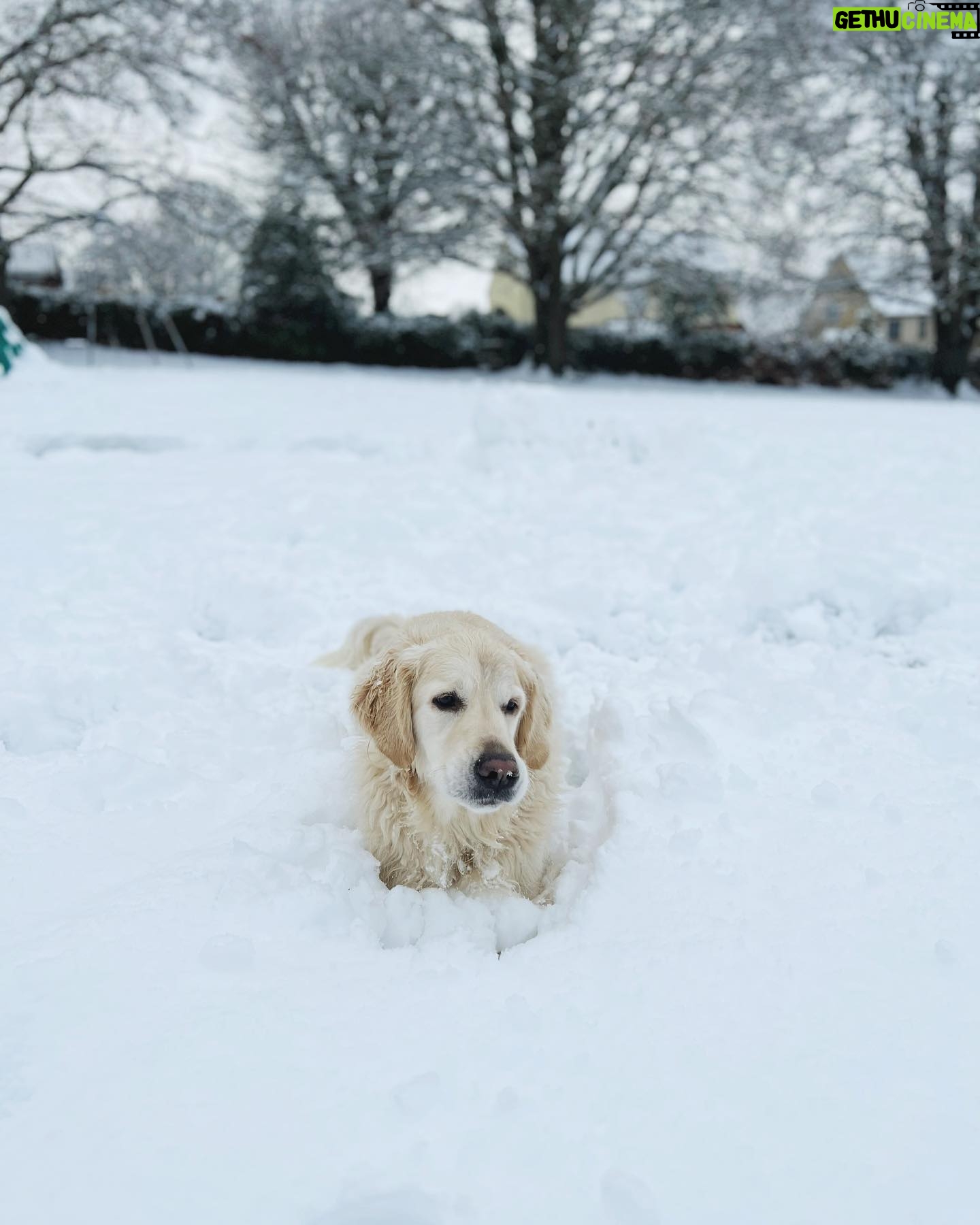 Sophie Rundle Instagram - There’s no business like snow business and other such puns ☃️❄️