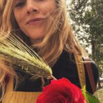 Sophie Rundle Instagram - I’ve fallen in love a fair few times in my life (people… places… different types of cheeses) but the latest addition to my list is Barcelona. My god, Barcelona. ❤️ When I arrived it was Sant Jordi and the streets were filled with books and roses. BOOKS AND ROSES. Oh the ROMANCE of it! And the architecture and the history and the people and the food… ❤️ Anyway me and the little man are here for a couple of months to work (me) and eat croquettes (him) so if anyone has any recommendations (for Barcelona, not just croquettes) would you share below? 🇪🇸🌞❤️