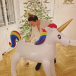 Sophie Rundle Instagram - Bafflingly, the boys weren’t interested in having their photo taken with the giant inflatable unicorn last night. Happy new year everyone! ✨💕🦄🍸 Sparkly dress of DREAMS by @needleandthreadlondon 👗 Sparkly best mate of 20 years by @sophie__stylist 🦄 ✨