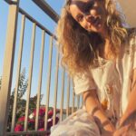 Sophie Rundle Instagram – Holiday babies. None of us know where the hairbrush is and we are only interested in naps and swims and ice pops thanks.🌞💕🌺