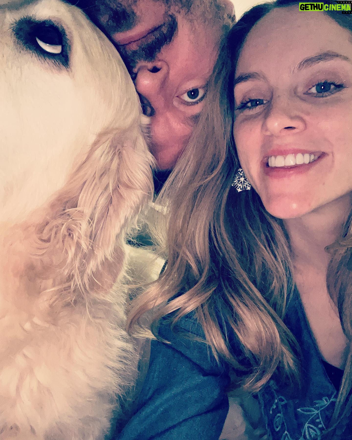 Sophie Rundle Instagram - happy new year, internet friends β¨ π π May the next patch of time we are afforded bring us small joys that mount up to happy days. And may you all see the underside of a stingray because itβs absolutely brilliant. π