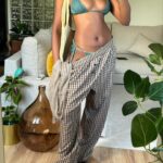 Soraia Tavares Instagram - Aquele outfit check de espelho “ca gente” respeita ✌🏾 Boa Segunda-feira #espelhoespelhomeu