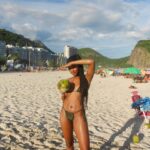 Soraia Tavares Instagram – Com este calor já só queria um bocadinho disto 🌴🥥