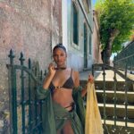 Soraia Tavares Instagram – The only acceptable outfit in this heat 🌞 🌱 
@calzedonia

#beachwear #calzedonia