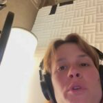 Sosie Bacon Instagram - A few of Maeve (and Sosie’s) favorite things. What do you bring to a party? 👑 Maeve Fly audiobook narrated by Sosie Bacon is out now. 7 hrs 59 minutes of pure auditory pleasure (…and pain 🔪🩸). Think you can handle her? You know you want to find out… 🪰🍹 🎃❤️‍🔥 #maevefly @macmillan.audio @tornightfire #horrorqueen