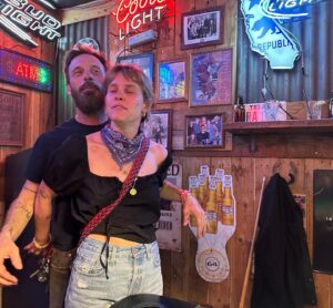 Sosie Bacon Instagram - Two world famous photos wherein both of our eyes are open until they are not.