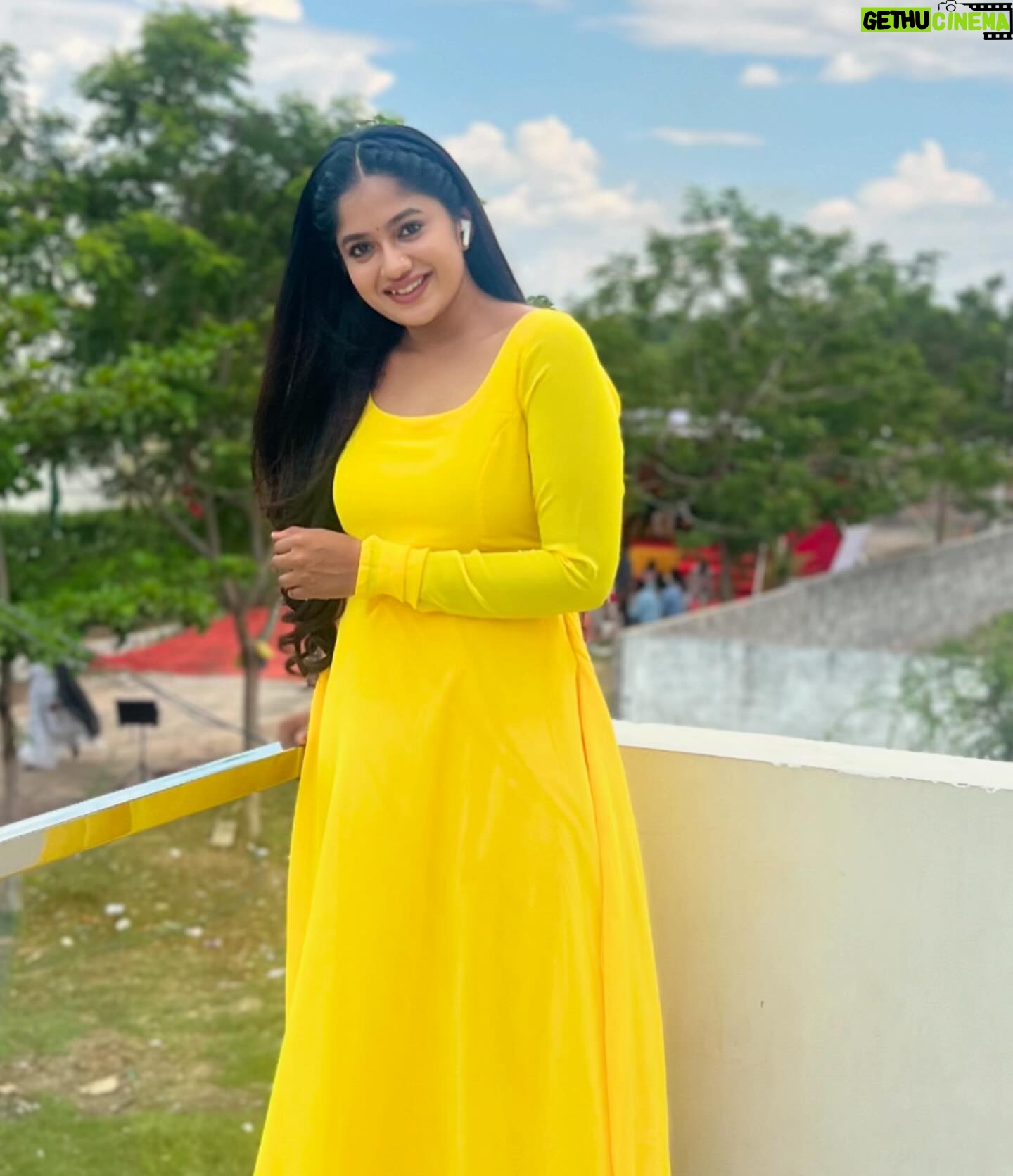 Soundarya Reddy Instagram - 🐝🌙 Dress - @tara.india_ 🤗