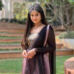 Soundarya Reddy Instagram - క్రోధినామ సంవత్సర ఉగాది శుభాకాంక్షలు 🖤🌸 ಸರ್ವರಿಗೂ ಯುಗಾದಿ ಹಬ್ಬದ ಹಾರ್ದಿಕ ಶುಭಾಶಯಗಳು.! 🌸 Outfit - @chakrabortymukta